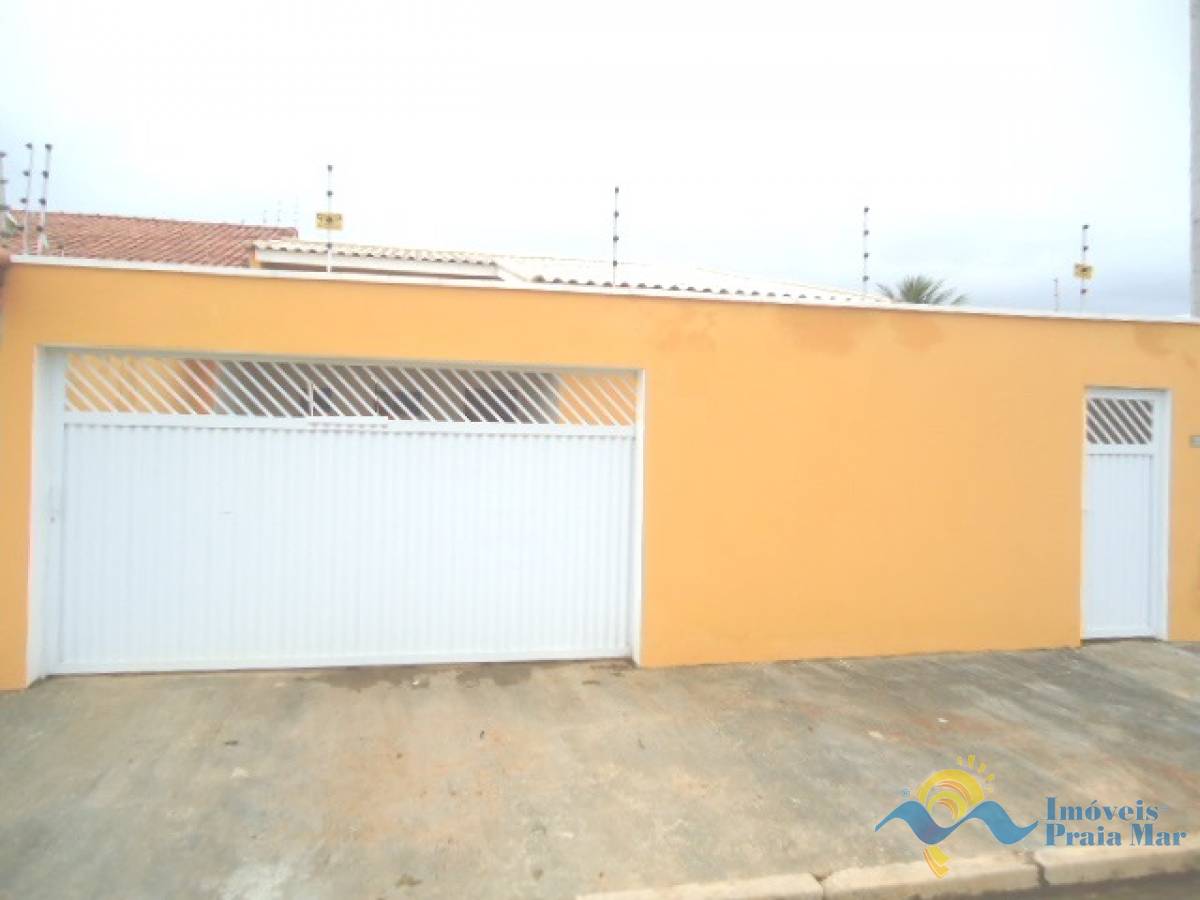 Casa para venda no bairro Maria Helena Novaes em Peruíbe