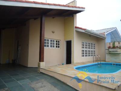 Casa para venda no bairro Jardim Imperador em Peruíbe
