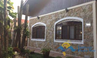 Casa para venda no bairro São João Batista em Peruíbe