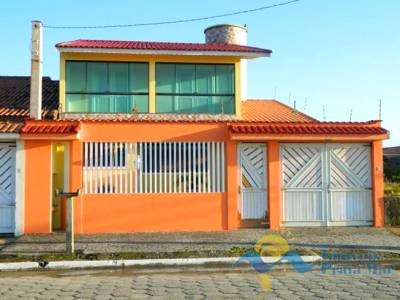 Casa para venda no bairro Belmira Novaes em Peruíbe