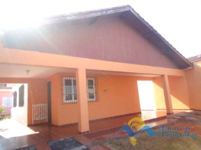 Casa para venda no bairro Samburá em Peruíbe