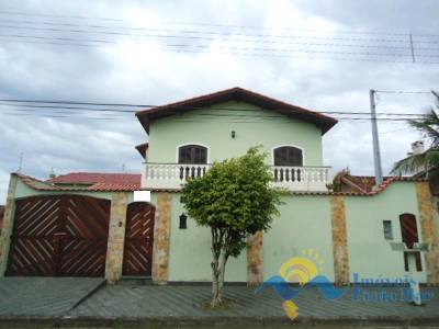 Casa para venda no bairro Mar e Sol em Peruíbe